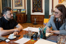 Komar bol suspendovaný na príkaz premiérky Julije Svyrydenkovej. FOTO: X/Volodymyr Zelenskyy