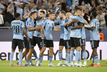 Radosť hráčov Slovana po strelení druhého gólu v stretnutí druhého predkola Ligy majstrov proti Zrinjski Mostar. FOTO: TASR/Pavel Neubauer