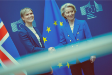 Islandská premiérka Kristrún Frostadóttir s predsedníčkou Európskej komisie Ursulou von der Leyenovou. FOTO: Profimedia