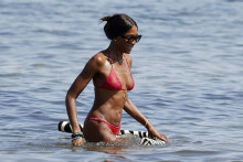 Naomi Campbell dovolenkuje v Španielsku.​