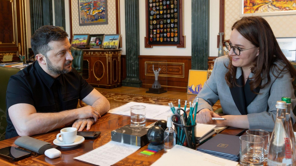 Komar bol suspendovaný na príkaz premiérky Julije Svyrydenkovej. FOTO: X/Volodymyr Zelenskyy