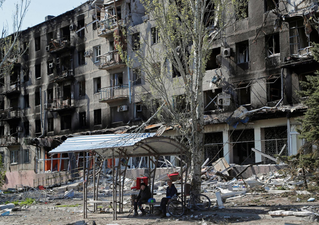 Zničené časť mesta Mariupol. FOTO: Reuters