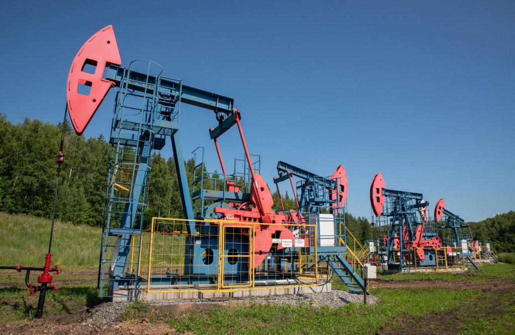 Cena americkej ľahkej ropy WTI so septembrovým kontraktom dosiahla 65,22 dolára za barel. FOTO: REUTERS