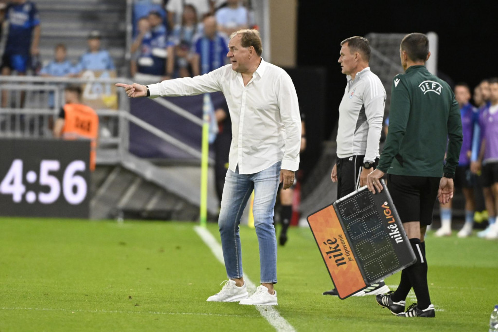 Na snímke tréner Slovana Vladimír Weiss st. v stretnutí 2. predkola LM ŠK Slovan Bratislava - HŠK Zrinjski Mostar v utorok 22. júla 2025 v Bratislave. FOTO TASR - Pavel Neubauer FOTO: Pavel Neubauer