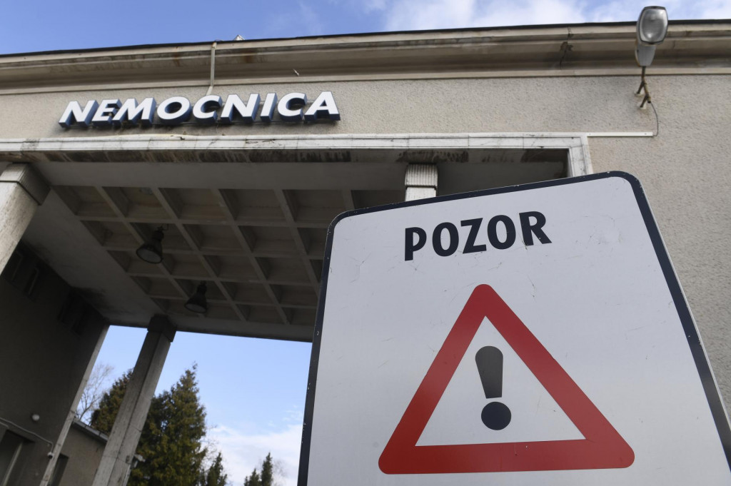 V Nemocnici s poliklinikou Prievidza so sídlom v Bojniciach hospitalizovali na konci júla viacerých pacientov s nejasným pôvodom zápalu pľúc. FOTO TASR - Radovan Stoklasa