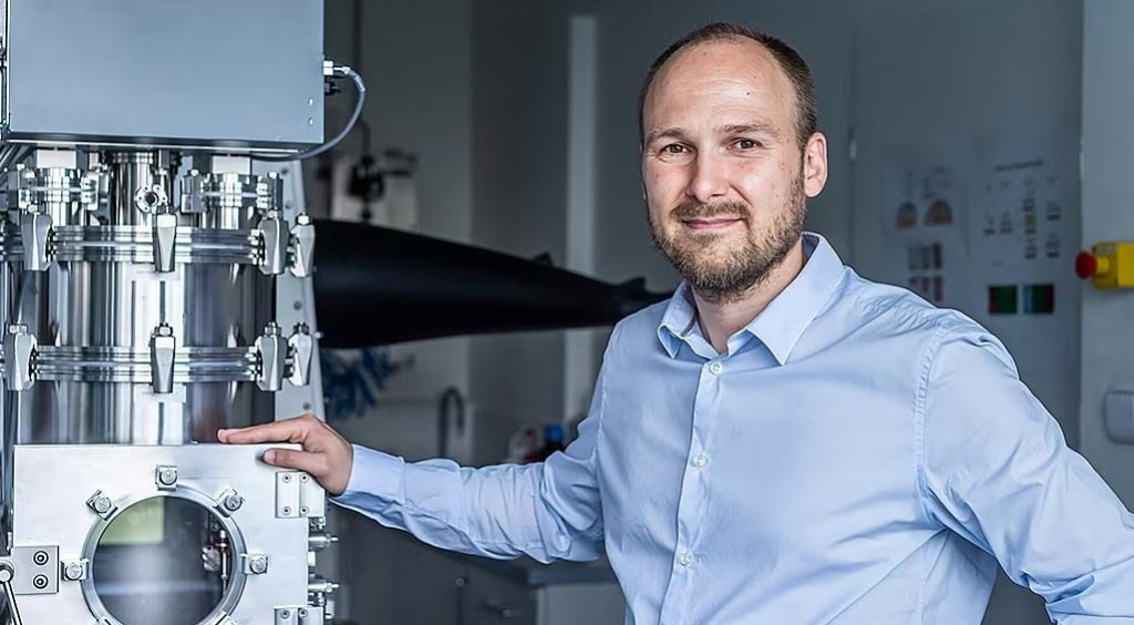 Jiří Červenka s kolegami vymýšľa nové typy batérií.