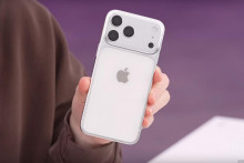 Maketa chystaného smartfónu iPhone 17 Pro Max