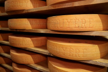 Syr vyrábaný vo Švajčiarsku. FOTO: Reuters