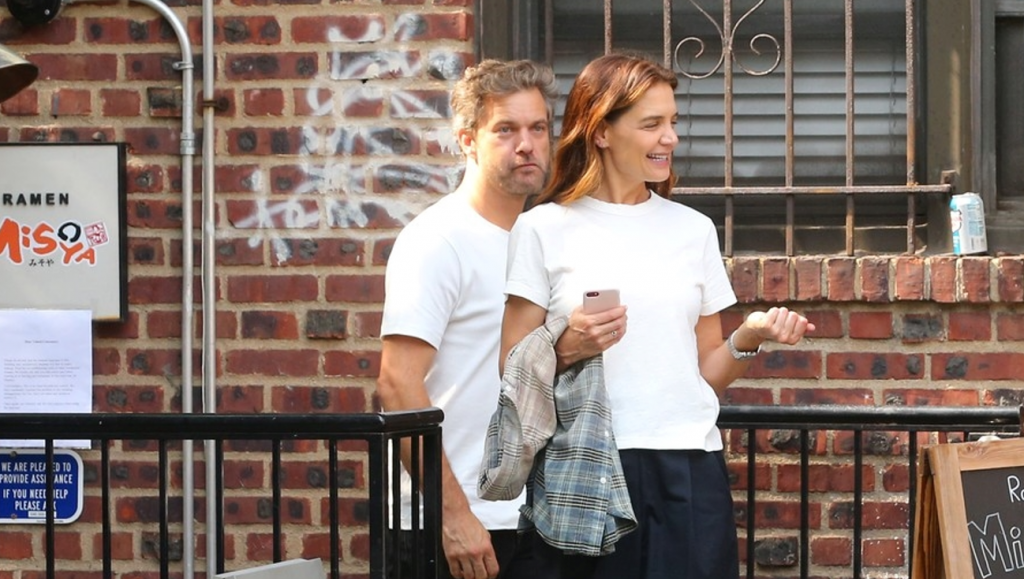 Katie Holmes a Joshua Jackson už spolu randili. Teraz natáčajú spoločne film a zdá sa, že si dvojica rozumie aj po vypnutí kamier.