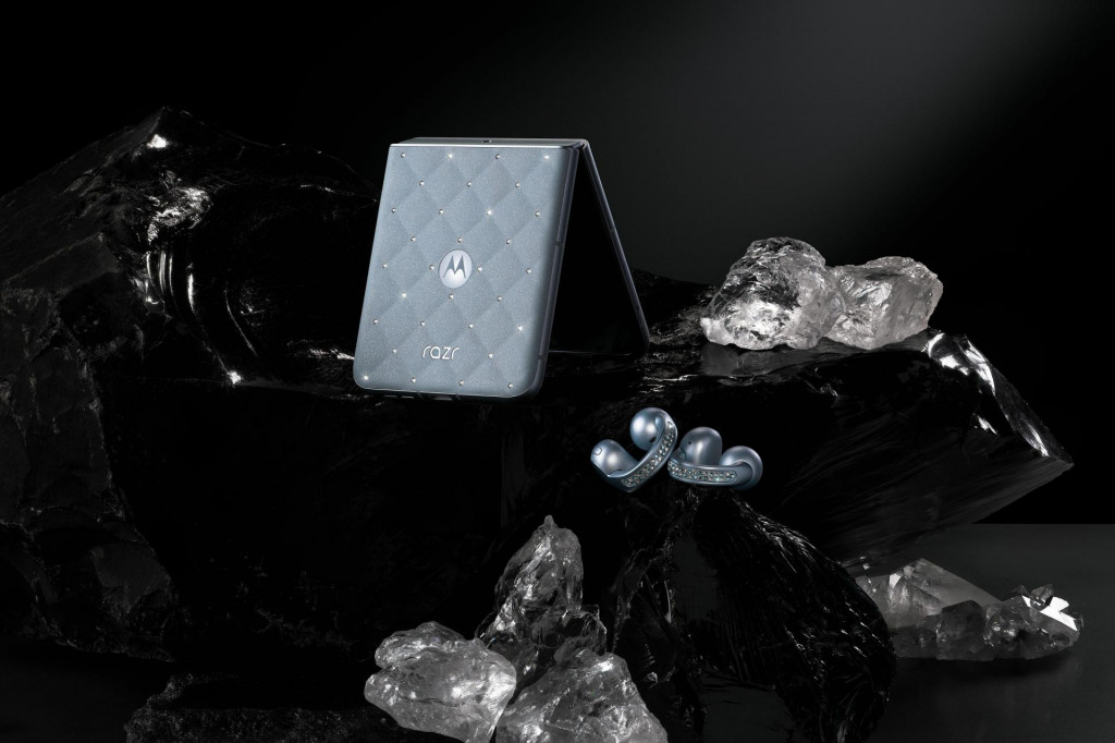 Motorola Razr 60 Pantone Ice Melt (Swarovski crystals) a Motorola Moto Buds Loop Ice Melt (Swarovski crystals)