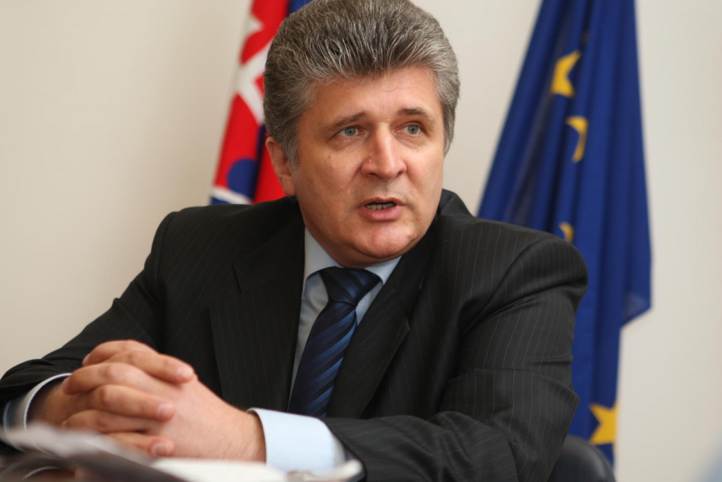 Námestník generálneho tajomníka OSN pre Európu a slovenský diplomat Miroslav Jenča varoval pred rozšírením konfliktu v Pásme Gazy. FOTO: Štefan Laktiš