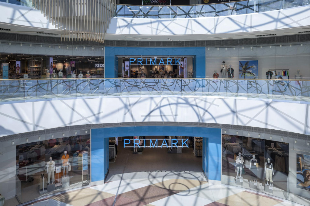 Primark má na Slovensku zatiaľ jednu predajňu, a to v nákupnom centre Eurovea v Bratislave.