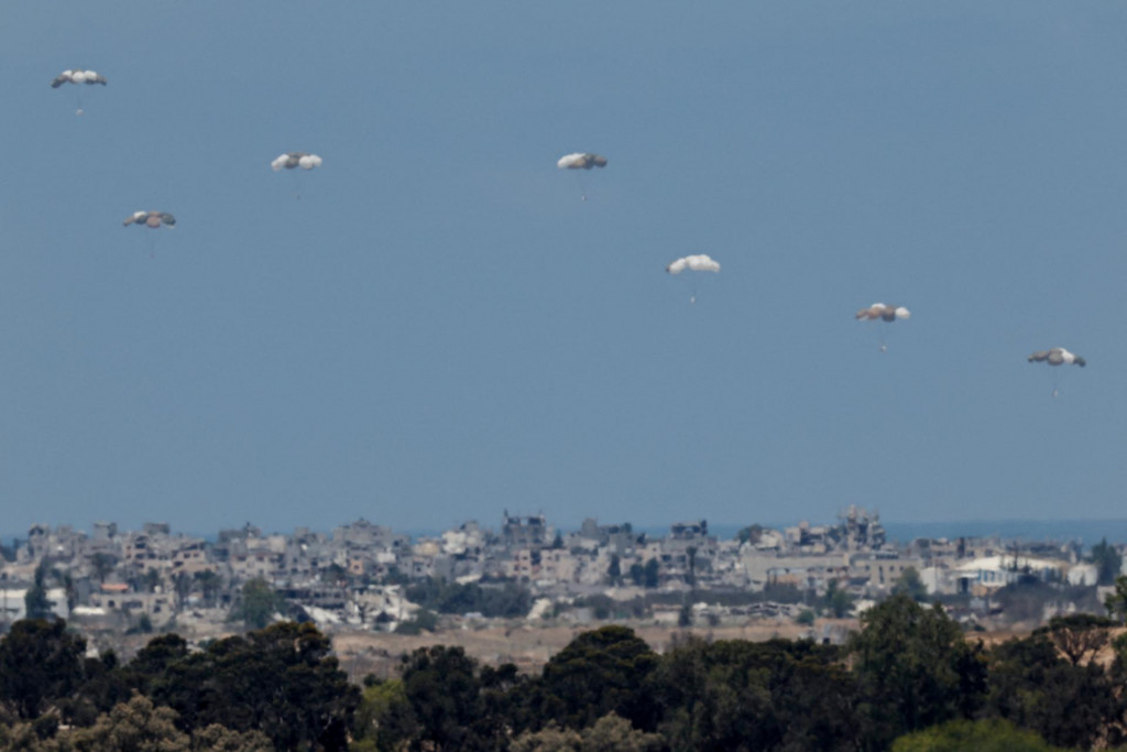 Americký prezident Donald Trump sa v utorok odmietol vyjadriť k otázke novinárov, či podporuje potenciálne vojenské obsadenie Pásma Gazy Izraelom. FOTO: REUTERS