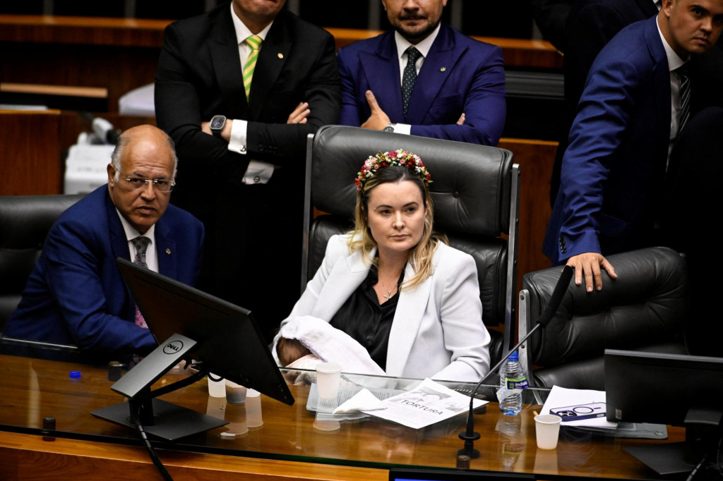Líder Senátu Davi Alcolumbre kritizoval protest ako „svojvoľné presadzovanie vlastných pravidiel“ a označil tieto kroky za nekompatibilné s demokratickými princípmi. FOTO: REUTERS