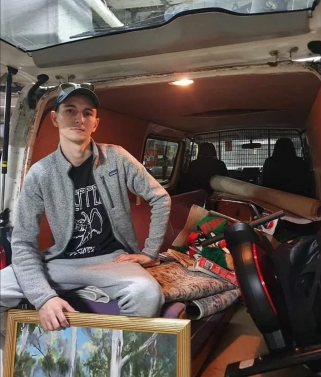 Tento 30-ročný muž tvrdí, že ako profesionálny „lovec pokladov“ zarobí približne tisíc dolárov týždenne.