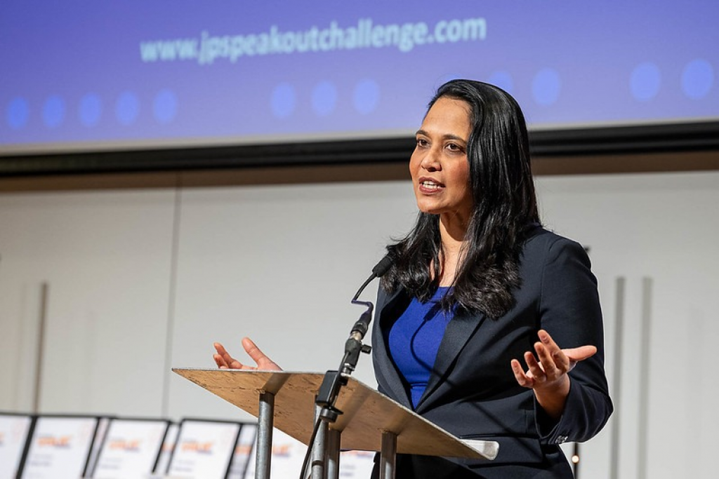 Britská ministerka pre bezdomovectvo Rushanara Aliová. FOTO: X/rushanaraali