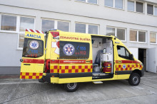 Do výberového konania podala spoločnosť pôvodne žiadosť o vydanie povolenia na prevádzkovanie 29 ambulancií záchrannej zdravotnej služby.