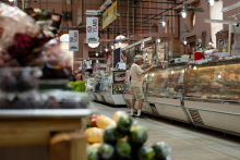Ceny mäsa vzrástli o 1,2 percenta a dosiahli nové rekordné maximum, najmä v dôsledku vyšších cien hovädzieho a baranieho mäsa a mierneho nárastu cien hydiny. FOTO: REUTERS