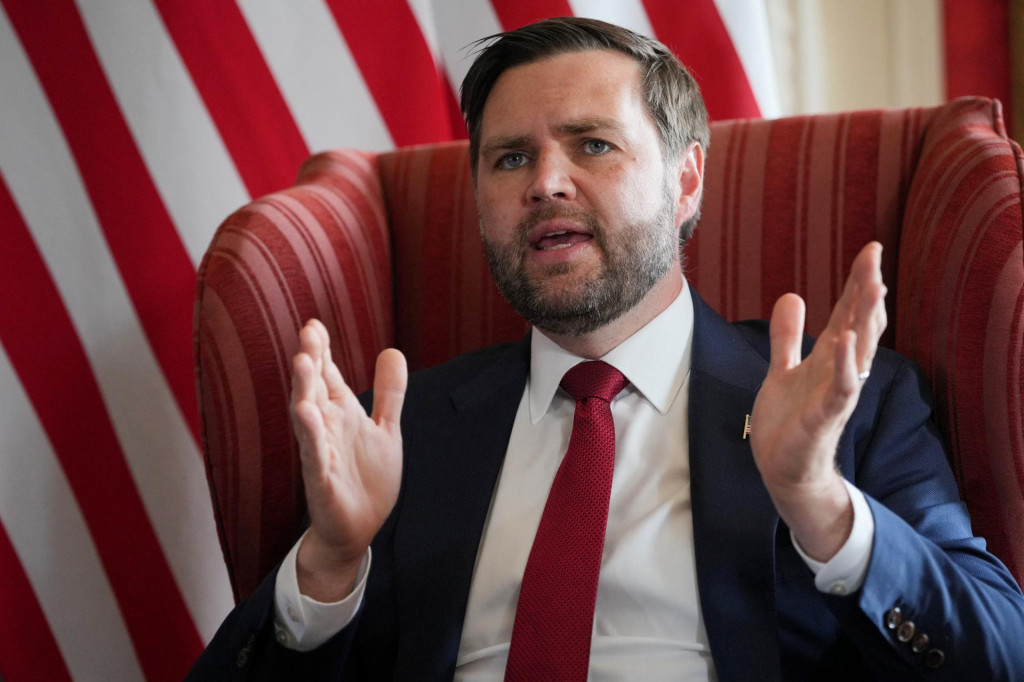 Americký viceprezident J.D. Vance počas návštevy Británie. FOTO: REUTERS