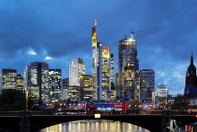 Banková štvrť vo Frankfurte. FOTO: Reuters