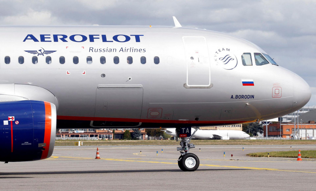 Logo ruskej vlajkovej leteckej spoločnosti Aeroflot je vidieť na lietadle Airbus A320-200. FOTO: Reuters
