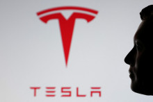 Tesla v roku 2020 získala licenciu na výrobu elektriny v Spojenom kráľovstve, predovšetkým pomocou solárnych panelov, bez toho, aby ju priamo predávala spotrebiteľom. FOTO: REUTERS