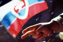 Zábery zo zhromaždenia občanov na Námestí SNP 9. decembra 1989 v Bratislave

FOTO: TASR/Vladimír Benko