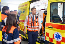 Minister Šaško počas návštevy v priestoroch Záchrannej zdravotnej služby Bratislava FOTO: Záchranná zdravotná služba Bratislava