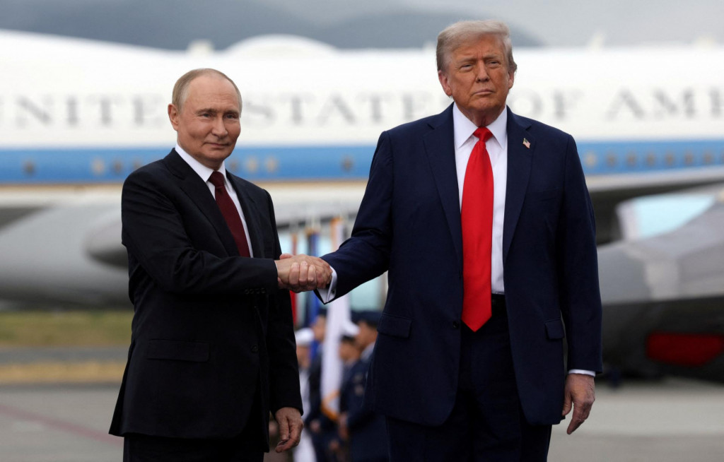 Americký prezident Donald Trump a ruský prezident Vladimir Putin. FOTO: Reuters