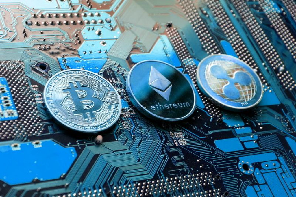 Bitcoin, Ethereum a Ripple sú najväčšie kryptomeny podľa trhovej kapitalizácie.