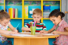 Prítomnosť dieťaťa v domácnosti ovplyvňuje výšku pomoci v hmotnej núdzi. FOTO: Dreamstime