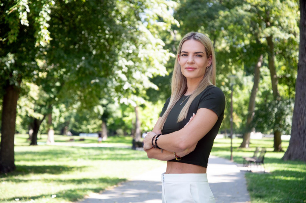 Denisa Valášková, certifikovaná nutričná koučka, ktorá sa špecializuje na tému emočného prejedania a vzťahu k jedlu.