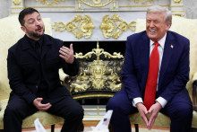 Pondelňajšia schôdzka Donalda Trumpa s Volodymyrom Zelenským v Bielom dome bola na rozdiel od februárového stretnutia plná pozitívnych emócií. FOTO: REUTERS