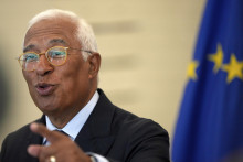 Predseda Európskej rady António Costa hovorí k novinárom v Lisabone 19. augusta 2025. FOTO: TASR/AP