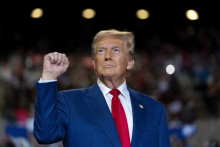 Donald Trump sa počas predvolebnej kampane. FOTO: TASR/AP