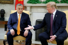 Archívna snímka Viktora Orbána a Donalda Trumpa. FOTO: REUTERS