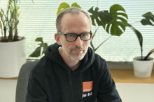 Michal Korec nastupuje do Orange.