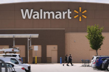 Americký maloobchodný reťazec Walmart v Manchesteri. FOTO: TASR/AP