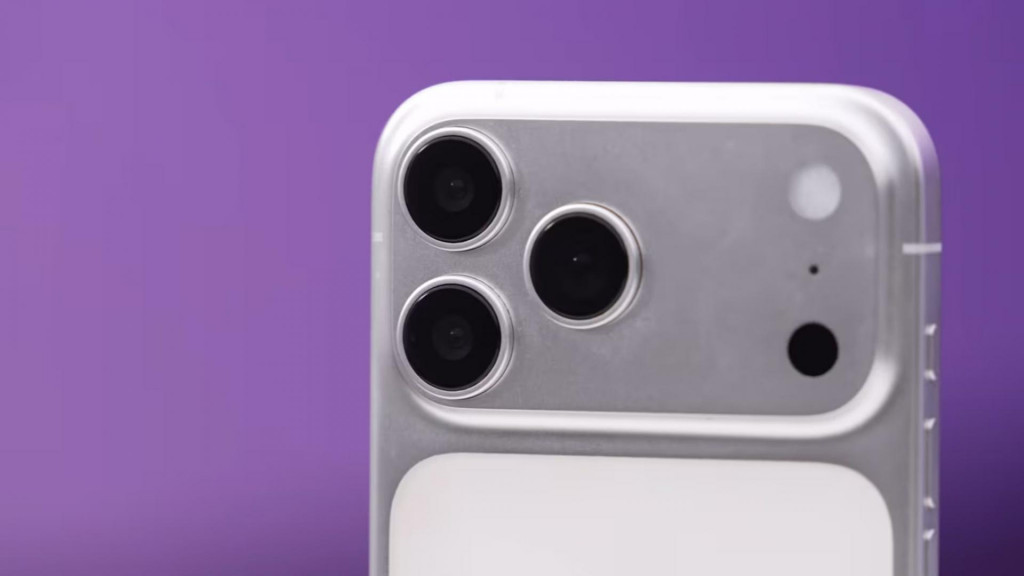 Maketa chystaného smartfónu iPhone 17 Pro Max