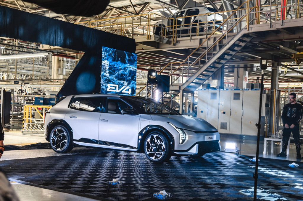 Kia EV4 - spustenie výroby v závode Kia Slovakia.