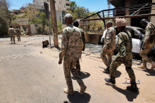 RSF od mája minulého roka obkľučujú mesto al-Fašír v štáte Severný Dárfúr. FOTO: REUTERS