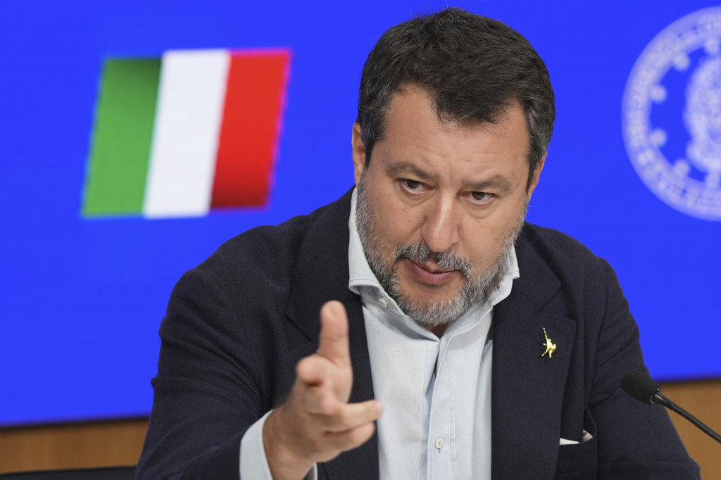 Na snímke taliansky vicepremiér a minister dopravy Matteo Salvini reční počas tlačovej konferencie v Ríme 6. augusta 2025. FOTO: TASR/AP