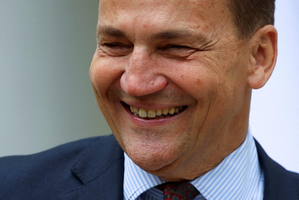 Poľský minister zahraničných vecí Radoslaw Sikorski si vie svoju krajinu predstaviť v skupine G20 do konca desaťročia. FOTO: Reuters