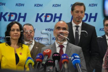 Na snímke v popredí podpredseda KDH Marián Čaučík. FOTO: TASR/Lukáš Mužla