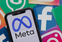 Meta a jej sociálne siete plánuje zakázať platenú politickú reklamu.