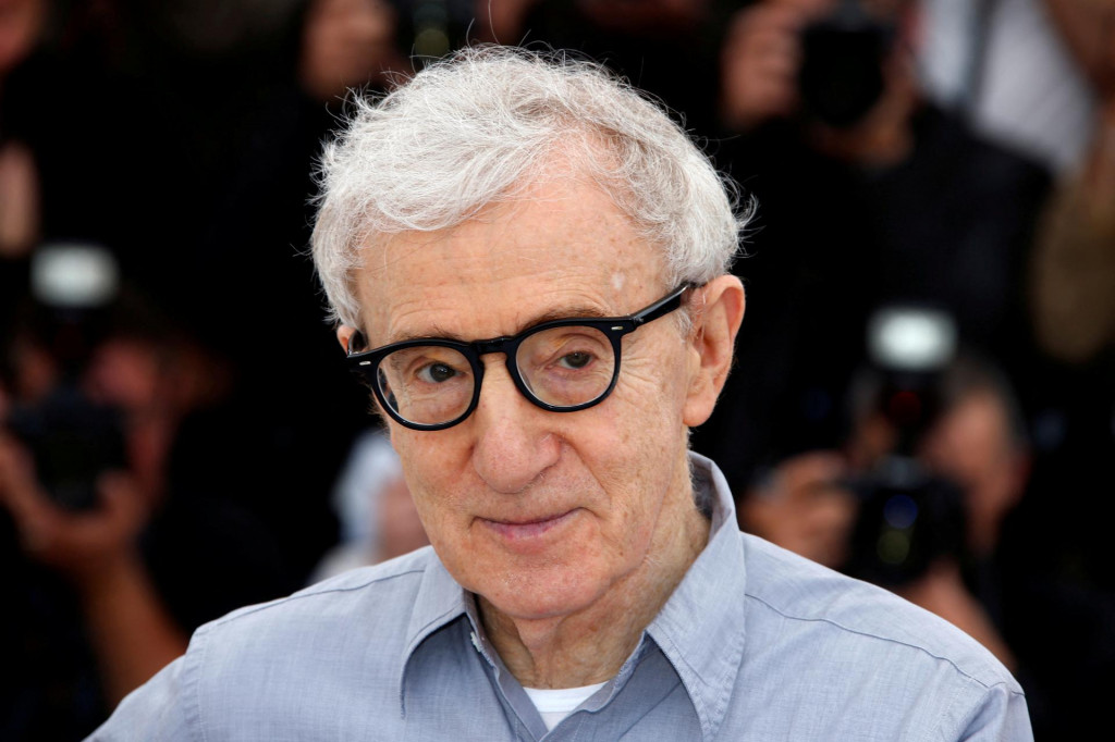 FILE PHOTO: Director Woody Allen poses during a photocall for the film ”Cafe Society” out of competition, before the opening of the 69th Cannes Film Festival in Cannes, France, May 11, 2016. REUTERS/Eric Gaillard