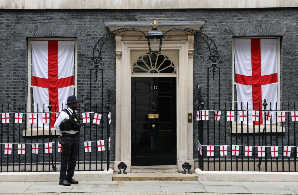 Anglické vlajky. FOTO: Reuters