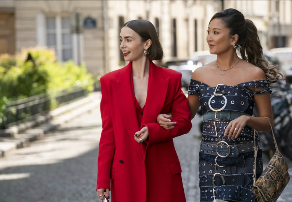 Nové zábery z piatej série Emily in Paris