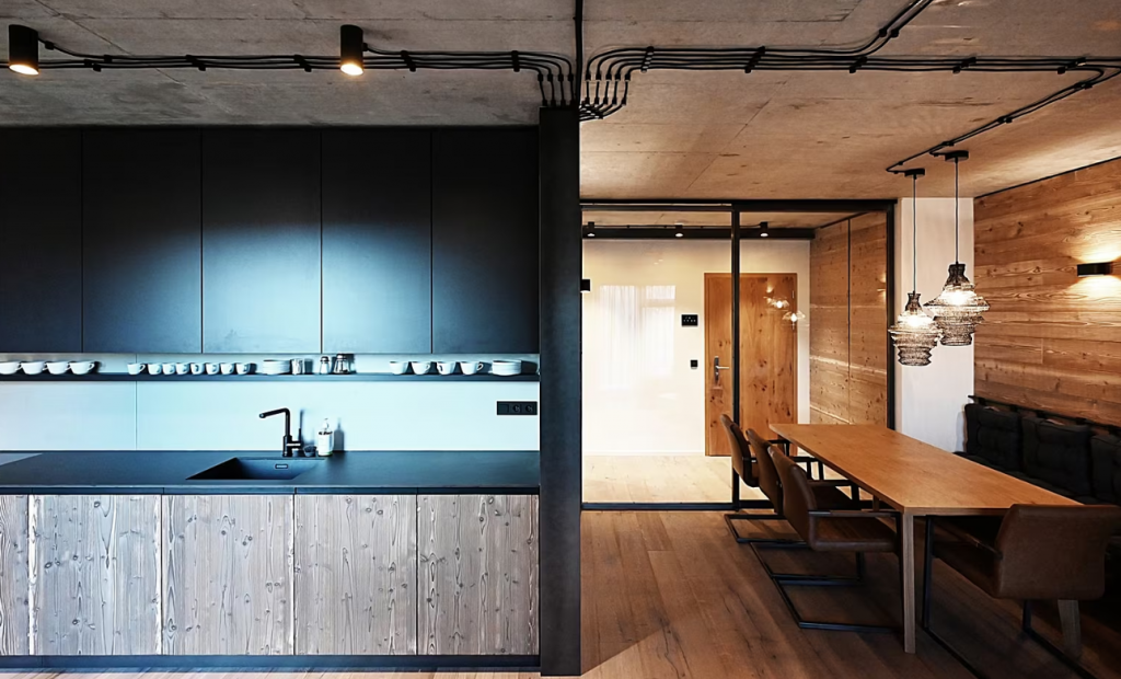 Aj apartmán Monolit sa môže pochváliť bezúchytkovou kuchynskou linkou a veľkým jedálenským stolom. FOTO: Vladimír Vašut