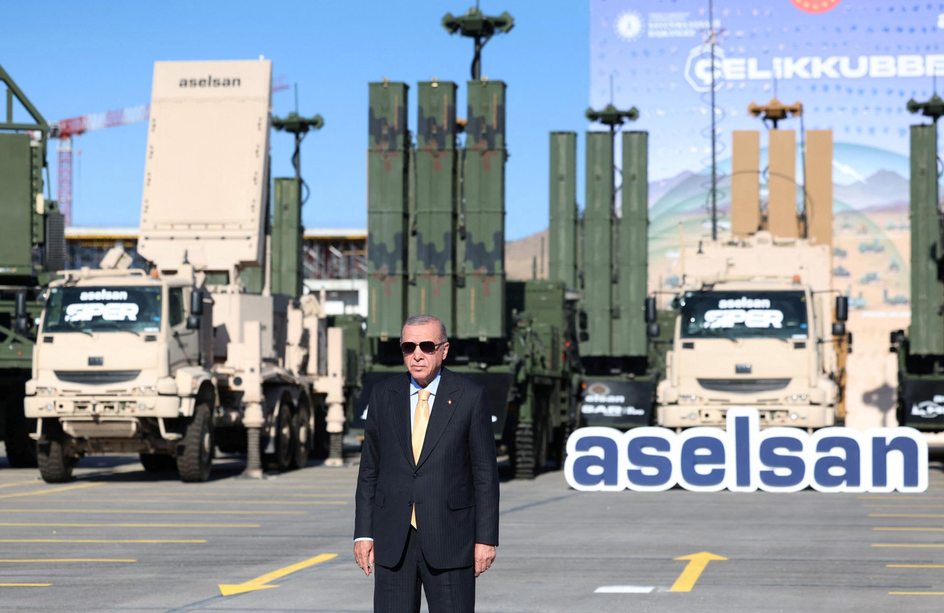 Turecká armáda slávnostne prevzala systém protivzdušnej obrany Oceľová kupola. Je to bod zlomu, tvrdí Erdogan